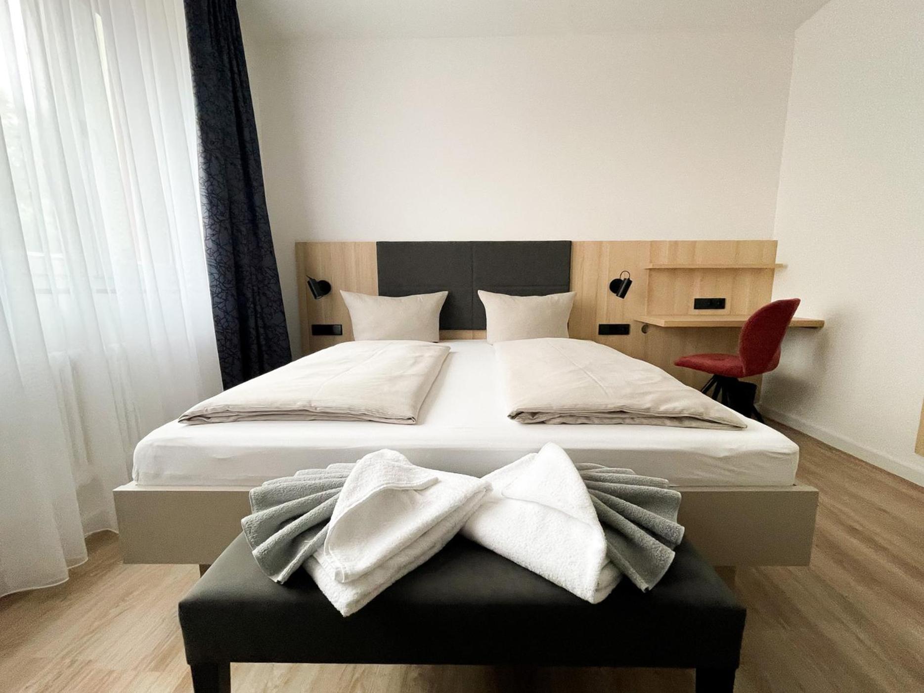 Holi Hotel